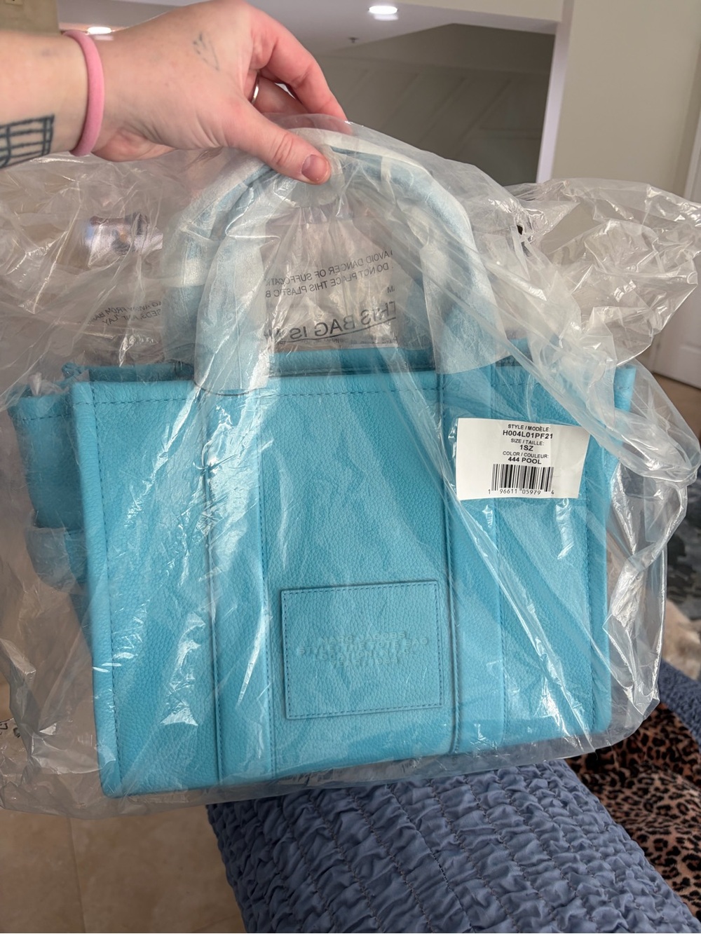 NWT The Tote Bag in Leather in Color Pool- MEDIUM - Picture 9 of 9